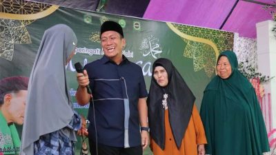 Kepedulian Seorang Pemimpin, Bupati Irwan Gunakan Uang Pribadi untuk Bantu Warga Lansia