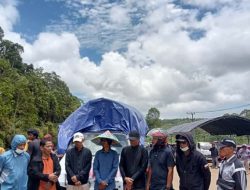 Limbahmu Racun Bagi Kami ! Masyarakat Korban MFO PTVI Gelar Aksi Damai di Pertigaan Enggano