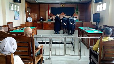 Hakim Meminta Terdakwa dihadirkan, Jaksa menyatakan itu tugas Pengacara sebagai Pemohon PK, KETUM FERADI menyatakan tidak perlu berdasarkan KUHAP terbaru