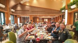Makan Siang Bersama Ketum FERADI WPI dan Klien (Hendra Warsito/Tito) Bahas Penguatan Sinergi Advokat, Media, dan Masyarakat