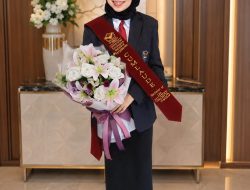 Ketum FERADI WPI ucapkan selamat kepada Hj. Ari Kristiyani, S.M., S.H., (Ketua PBH Area Feradi Wpi) atas raih gelar Sarjana Hukum Universitas Dirgantara Marsekal Suryadarma (UNSURYA)