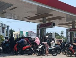 SPBU Tomoni Pertegas Antrian, Kendaraan yang Mengisi Berulang Tak dilayani