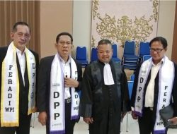 Dwi Siswanto, Yulianto Kiswocahyono, Arifin, Mendampingi Eko Ponco Sumpah Advokat di Pengadilan Tinggi Surabaya, melalui FERADI WPI